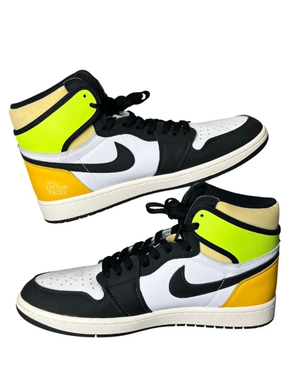 Size 10.5 Air Jordan 1 Retro High OG 'Volt Gold' 555088-118 Pre-Owned